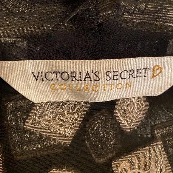 Victoria’s Secret COLLECTION Silver and Black Robe - Picture 4 of 8